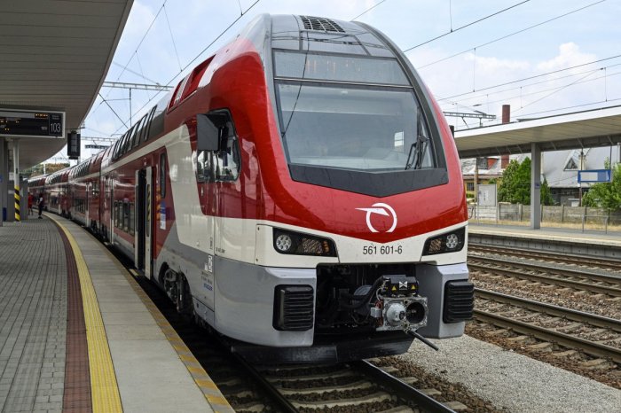 Ilustračný obrázok k článku NOVINKA v Banskobystrickom kraji: Ďalší rýchlik bude mať kupé iba pre ŽENY