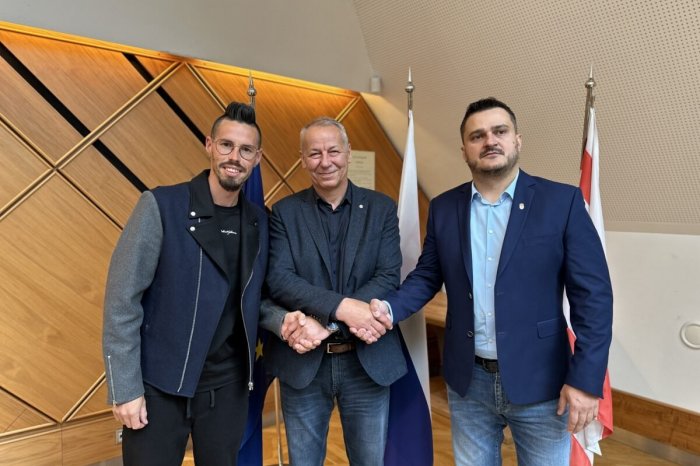 Ilustračný obrázok k článku MFK Dukla Banská Bystrica sa spája s Hamšíkom: Vznikne NAJVÄČŠIA futbalová akadémia