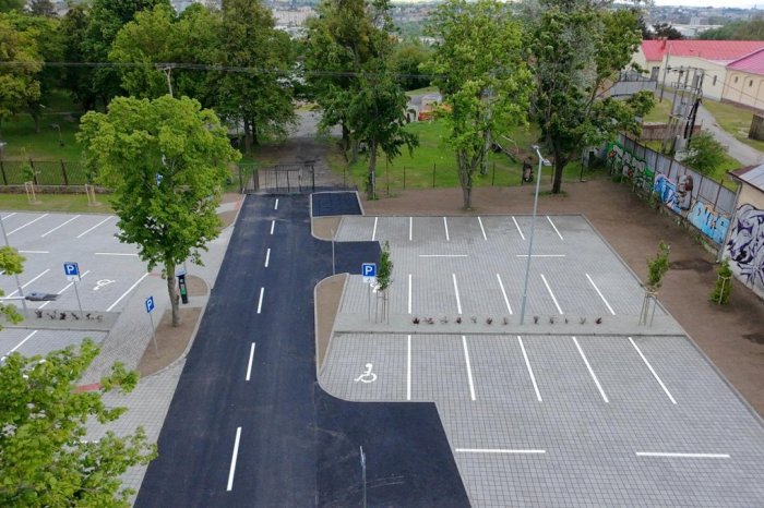 Ilustračný obrázok k článku Pri amfiteátri bude UZAVRETÉ parkovisko: Začína podujatie, pacienti si musia nájsť iné miesto