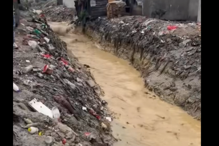 Ilustračný obrázok k článku Zrážky ukázali hrôzu v Jarovniciach: Osadu tam zaplavila voda s hŕbou ODPADU, VIDEO