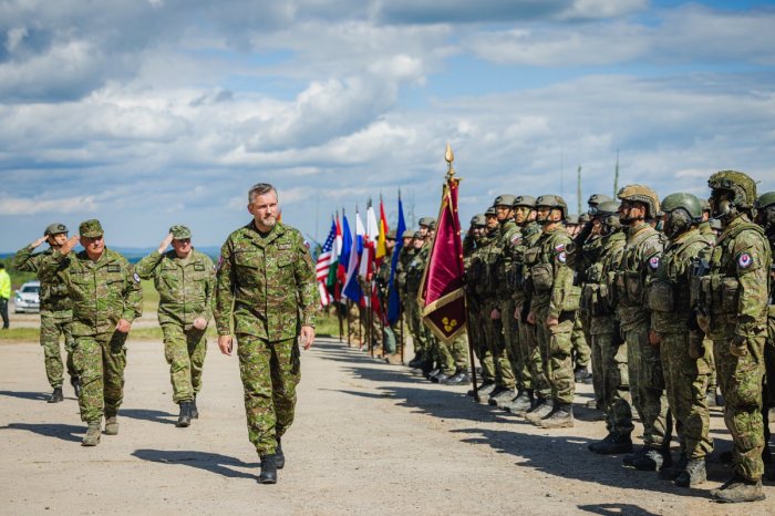 Ilustračný obrázok k článku Pellegrini zavítal na VOJENSKÉ cvičenie: Bolo výnimočné, čo sa podarilo PRVÝKRÁT v histórii?