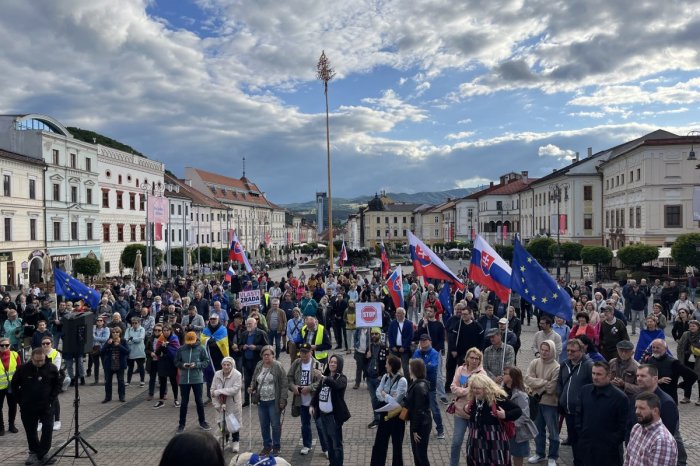 Ilustračný obrázok k článku PROTEST pritiahol niekoľko STOVIEK ľudí: Vystúpili právnička aj člen ochranárskeho združenia