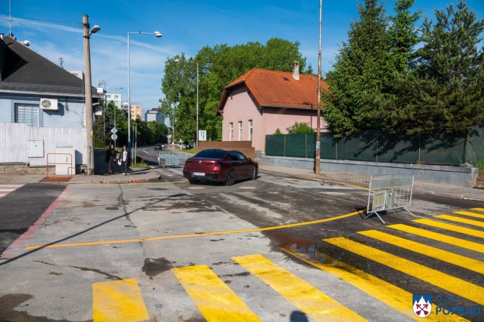 Ilustračný obrázok k článku Vodiči už tadiaľto môžu opäť jazdiť: Okružná ulica v Poprade je sprejazdnená