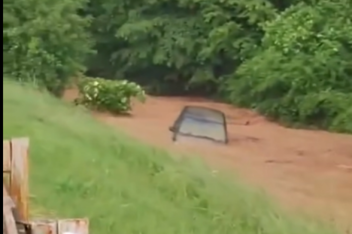 Ilustračný obrázok k článku Masívne záplavy si vytrpeli aj v Rokycanoch: Rozbesnená voda tam unášala auto, VIDEO
