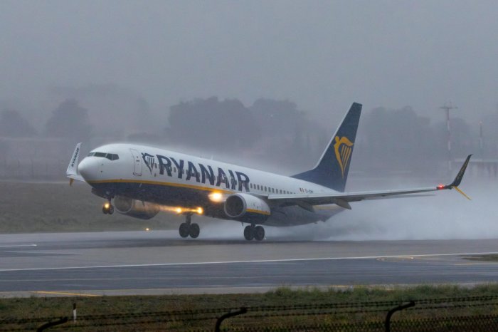 Ilustračný obrázok k článku Popradskému letisku vôbec nejde karta: Najnovšie odtiaľ už do Londýna nebude lietať Ryanair