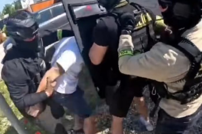 Ilustračný obrázok k článku Vyhrážkami smrťou sa to neskončilo: Totálny HOROR! Dvojica dlžníka odviezla do lesa