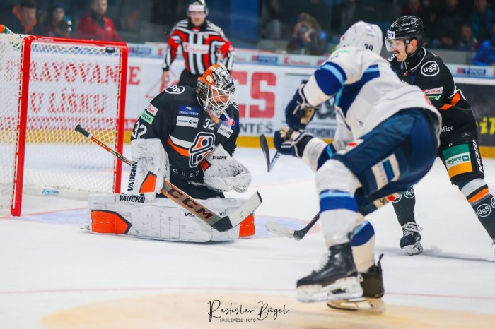 Ilustračný obrázok k článku Rusi ZOSMIEŠNILI našu extraligu: Veľmi SLABÁ! Hrá sa vraj len preto, že to vyžaduje IIHF