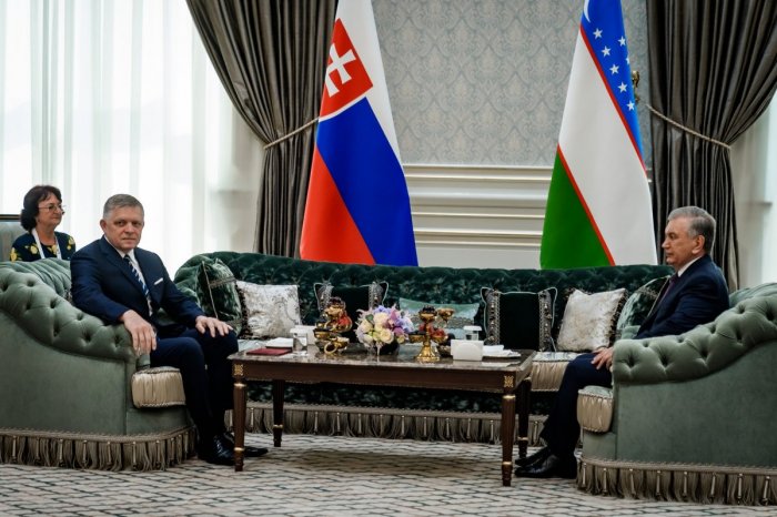 Ilustračný obrázok k článku Fico: Potrebujeme 150-tisíc kvalifikovaných pracovných síl, riešením je Uzbekistan