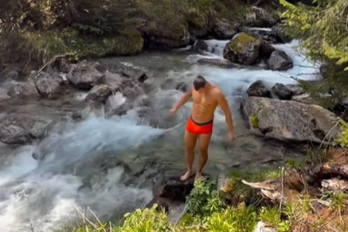 Ilustračný obrázok k článku Pokračovanie nepovolených kúpeľov v Tatrách: Šokujúce VIDEO z miesta, kde je to ZAKÁZANÉ