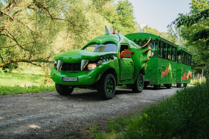 Ilustračný obrázok k článku Atraktívna letná NOVINKA: Za krásami Horehronia vás odvezie DRAK na kolesách, FOTO