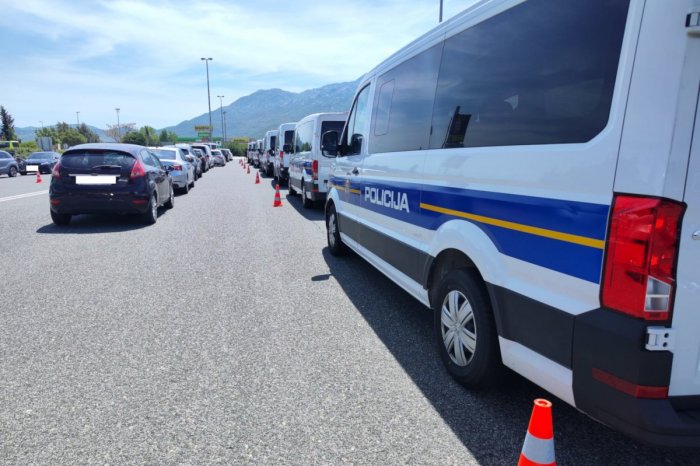 Ilustračný obrázok k článku TRAGÉDIA na odpočívadle v Chorvátsku: Dovolenkár ZRAZIL vlastné dieťa (†4), NEPREŽILO