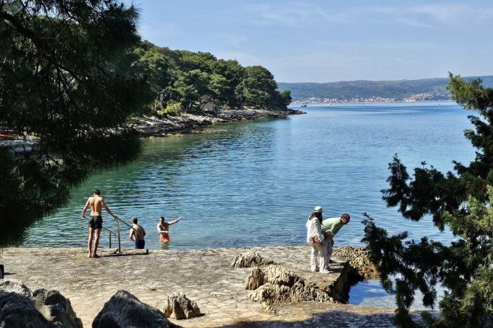 Ilustračný obrázok k článku Smrad a NECHUTNÉ zamorenie: Vodu pri ďalšej chorvátskej pláži zaplavili FEKÁLIE