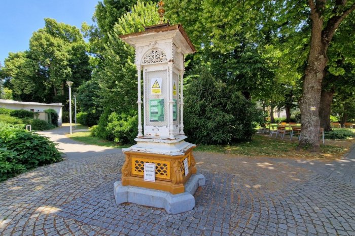 Ilustračný obrázok k článku Obnovia piešťanský UNIKÁT: Stĺp zo začiatku minulého storočia slúžil na predpovede počasia