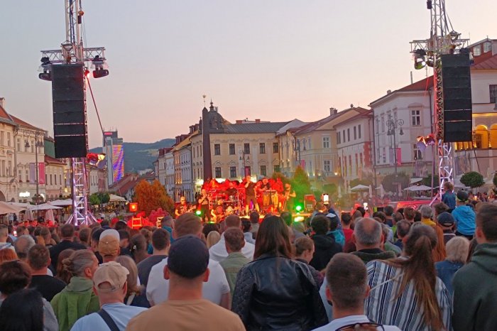 Ilustračný obrázok k článku Víkendových TOP 12: Srdce Slovenska privíta HELLOWEEN, obľúbené TRHY aj rozprávkový MUZIKÁL