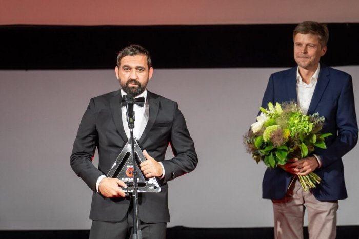 Ilustračný obrázok k článku Milan ONDRÍK má prestížne ocenenie: Na IFF Art Film v Košiciach získal Hercovu misiu