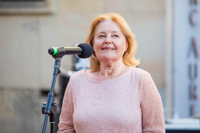 Ilustračný obrázok k článku Magda Vášáryová mala NEHODU! Dočkala sa POMOCI: Veľká vďaka nočným HRDINOM