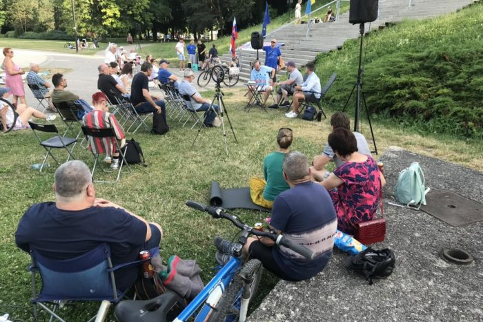 Ilustračný obrázok k článku PROTESTNÝ piknik prilákal desiatky ľudí: Reč bola aj o Rusku, FOTO