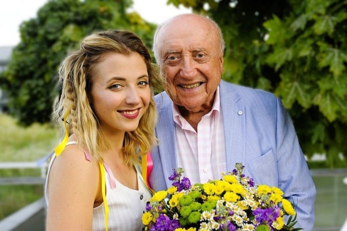 Ilustračný obrázok k článku Ďalšie PROBLÉMY po smrti Aničky Slováčkovej (†29): Jej otec Felix SKOLABOVAL v lietadle!