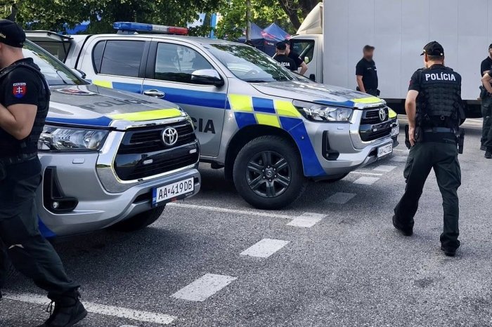 Ilustračný obrázok k článku POPLACH v Nitre: Muž sa vyhrážal, že VYHODÍ do vzduchu bytovku!