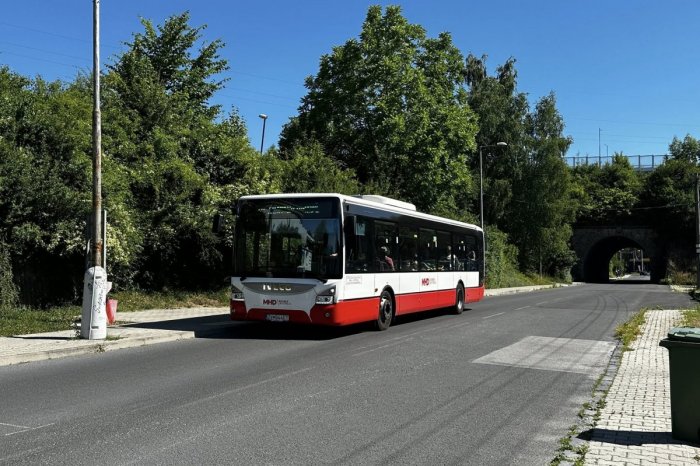 Ilustračný obrázok k článku Cestujúcich v MHD čaká ZMENA: Autobusy budú dočasne jazdiť po OBCHÁDZKOVEJ trase