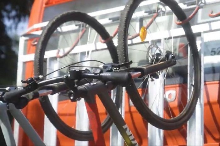 Ilustračný obrázok k článku Linka z Bratislavy do Hainburgu premáva cez víkendy s cyklonosičom