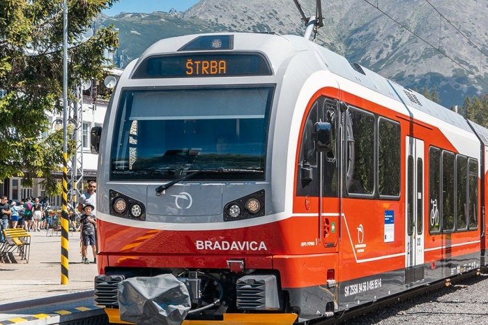 Ilustračný obrázok k článku Do Tatier cestujú tisíce ľudí: Železničná spoločnosť preto zavádza ďalšie POSILOVÉ vlaky