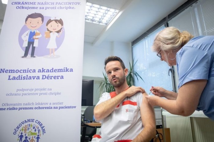 Ilustračný obrázok k článku Sabaka VARUJE: Vakcíny stopli a na jeseň vypukne vlna COVIDU, ktorý rok MUTOVAL