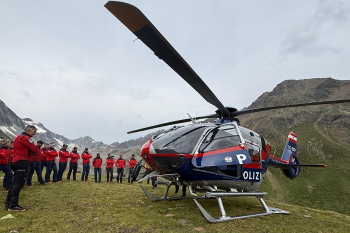 Ilustračný obrázok k článku Túra v horách sa zmenila na HOROR! Mame sa vyšmykol kočík: Bábätko ratovali ZÁCHRANÁRI