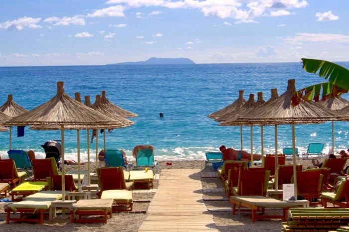 Ilustračný obrázok k článku Albánsko láka čoraz VIAC dovolenkárov: Odborníčka ich však varuje! POZOR na tieto riziká