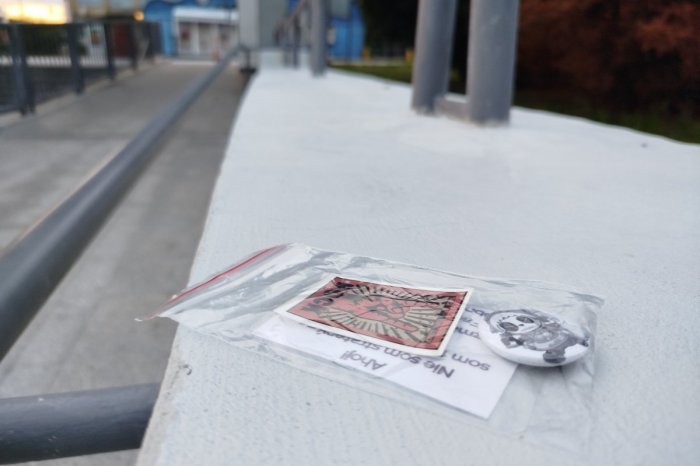 Ilustračný obrázok k článku Prešovčania hľadajú jeho darčeky: Tomáš po meste rozmiestňuje suveníry pre potešenie, FOTO