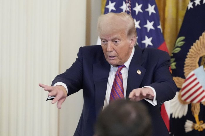 Ilustračný obrázok k článku Ostré slová amerického senátora: Trump vraj NAKOPE Putina do zadku!