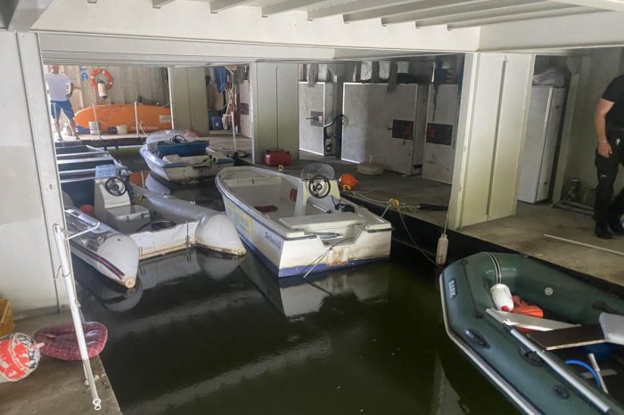 Ilustračný obrázok k článku Zlodeji VYKRADLI úspešný Kajak & kanoe klub! Odniesli motorový ČLN a niekoľko motorov