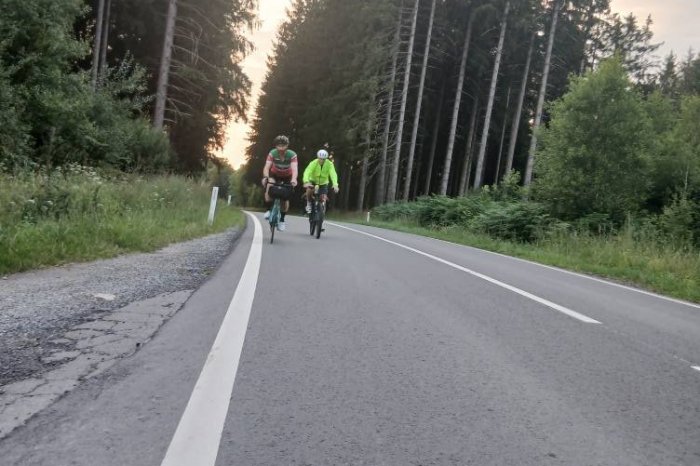 Ilustračný obrázok k článku Ír s rodinou prejde na bicykli OSEM krajín za 21 dní: Poslednou zastávkou je Slovensko