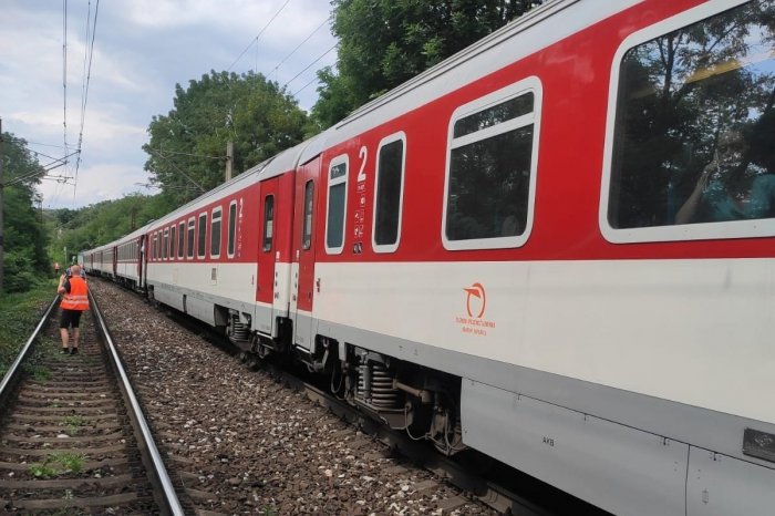 Ilustračný obrázok k článku Cestovanie z Bratislavy do Banskej Bystrice sa dočasne ZMENÍ: Nastane VÝLUKA!