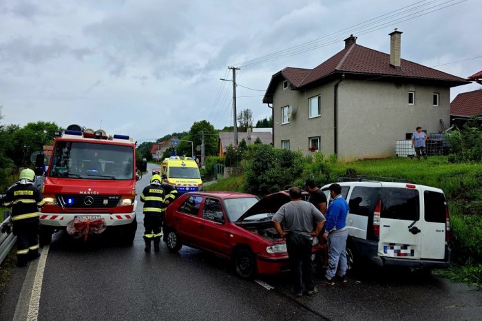Ilustračný obrázok k článku Na Horehroní zasahovali VŠETKY záchranné zložky: NEHODA mala až 10 účastníkov, FOTO