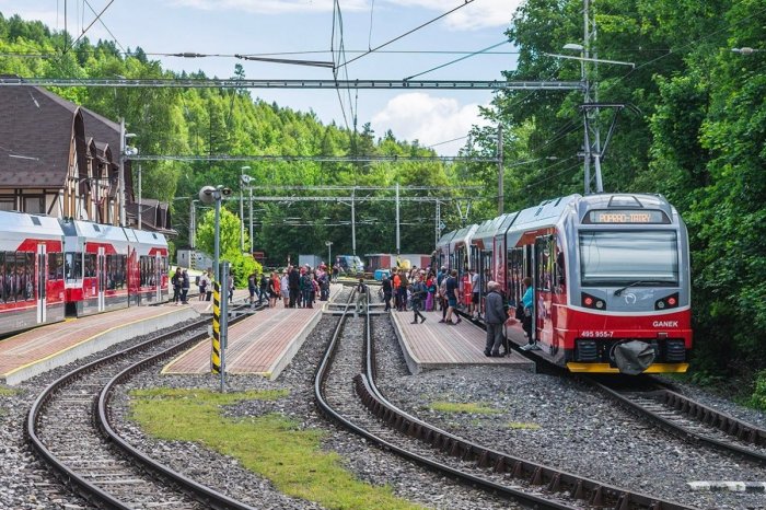 Ilustračný obrázok k článku Pribudnú ďalšie vlaky BEZ vlakvedúceho! Lístok budete potrebovať ešte PRED nástupom