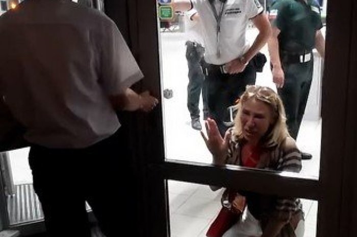 Ilustračný obrázok k článku Zúfalá žena sa ZRÚTILA na letisku: Nemohla letieť! Jej malá taška bola pre Ryanair "veľká"