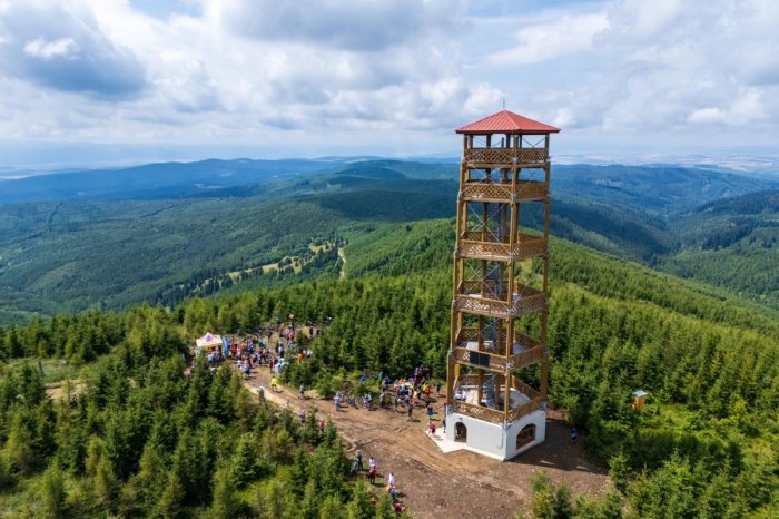 Ilustračný obrázok k článku Už je OTVORENÁ: Vyhliadková veža Marčulina v Levočských vrchoch patrí medzi NAJVYŠŠIE, FOTO