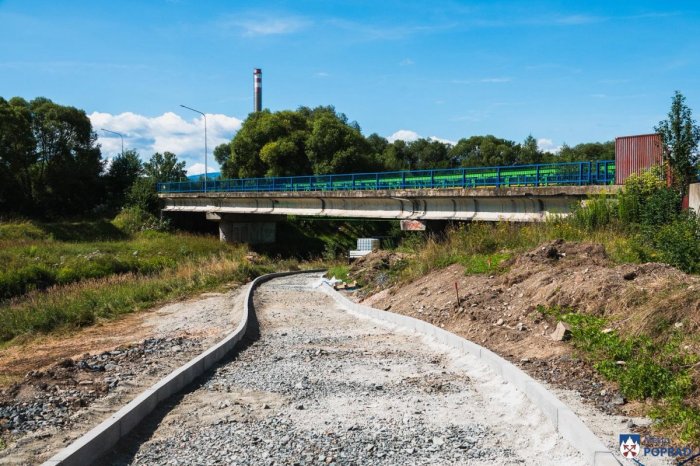 Ilustračný obrázok k článku Skvelá správa pre cyklistov v Poprade: V meste už stavajú ďalšiu časť cyklochodníka