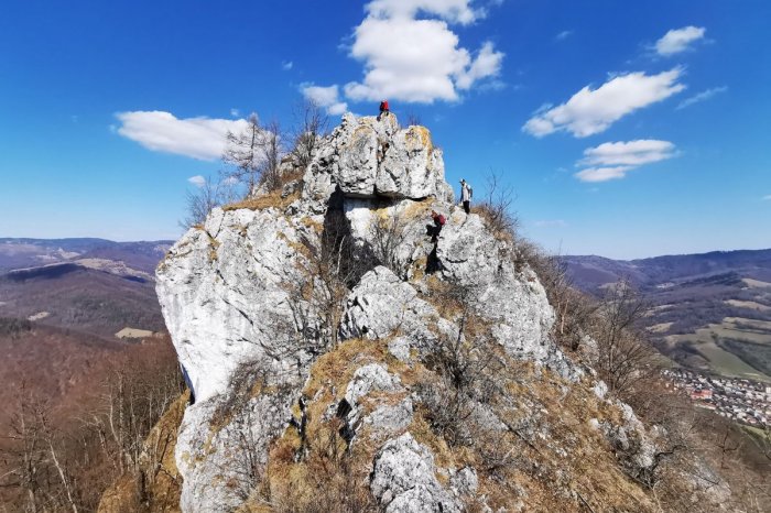 Ilustračný obrázok k článku Stredné Slovensko má novú ATRAKCIU: "FERRATKA" skalným hrebeňom OČARÍ nielen výhľadmi