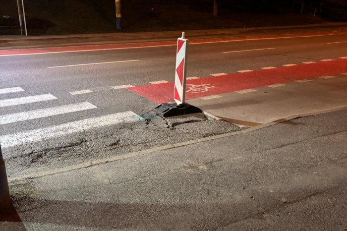 Ilustračný obrázok k článku Ten zvuk bolo počuť až na 10. poschodie: Nebezpečný výmoľ na Prostějovskej KONEČNE opravili