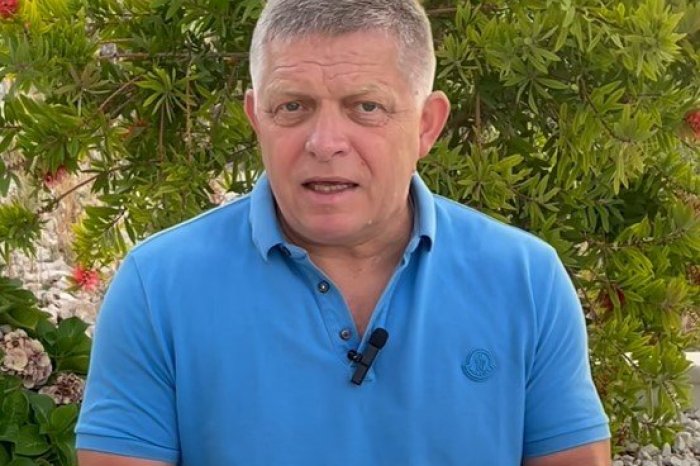 Ilustračný obrázok k článku Premiér z Chorvátska: Novinári sú otravní ako MUCHY aj na dovolenke, žerú mi nervy