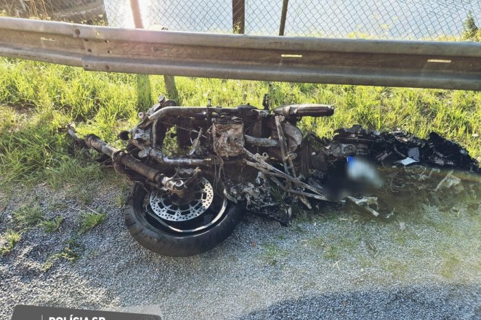 Ilustračný obrázok k článku TRAGICKÝ záver víkendu: Motocyklista prešiel do PROTISMERU, zrážku s autom neprežil, FOTO