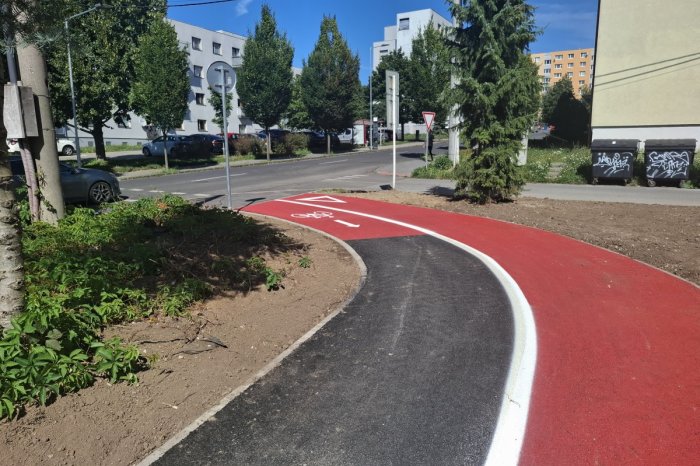 Ilustračný obrázok k článku Je to možno NAJKRAJŠÍ cyklochodník v Prešove: Na Wolkerovej ho postavili EXPRESNE rýchlo