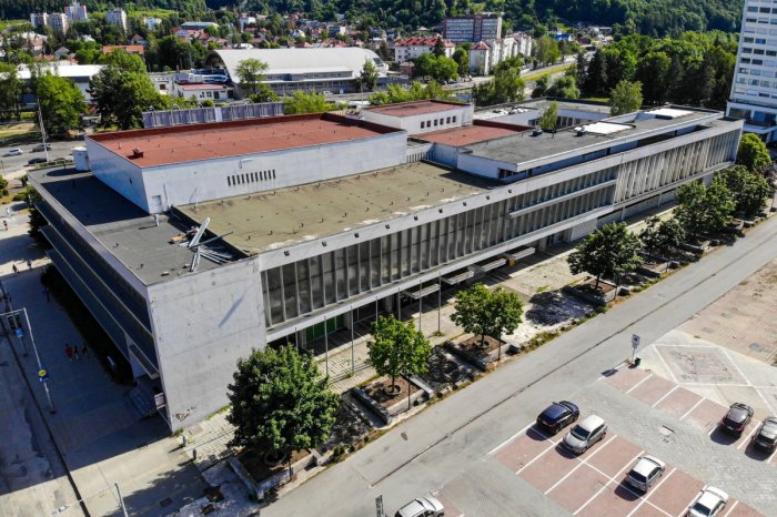 Ilustračný obrázok k článku Areál Domu KULTÚRY po rokoch opäť ožije: Lákadlami sú DJ aj ďalší KONCERT