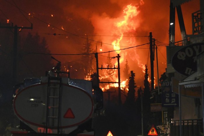 Ilustračný obrázok k článku Obľúbené grécke ostrovy zápasia s POŽIARMI! Úrady nariadili EVAKUÁCIU