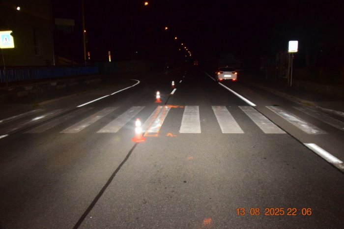 Ilustračný obrázok k článku Chodec náhle VBEHOL do dráhy autu: Následky sú HROZIVÉ, FOTO