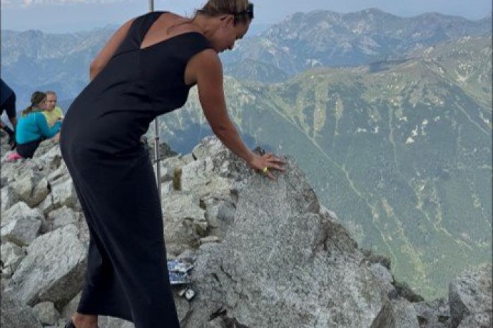 Ilustračný obrázok k článku Romana Tabaková opäť ŠOKUJE: Na Kriváni v hodvábnych šatách a lodičkách?!