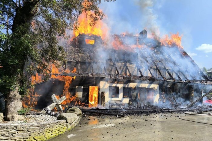 Ilustračný obrázok k článku ZHOREL známy penzión a reštaurácia v Zázrivej: Škody narástli na asi ŠTYRI milióny eur