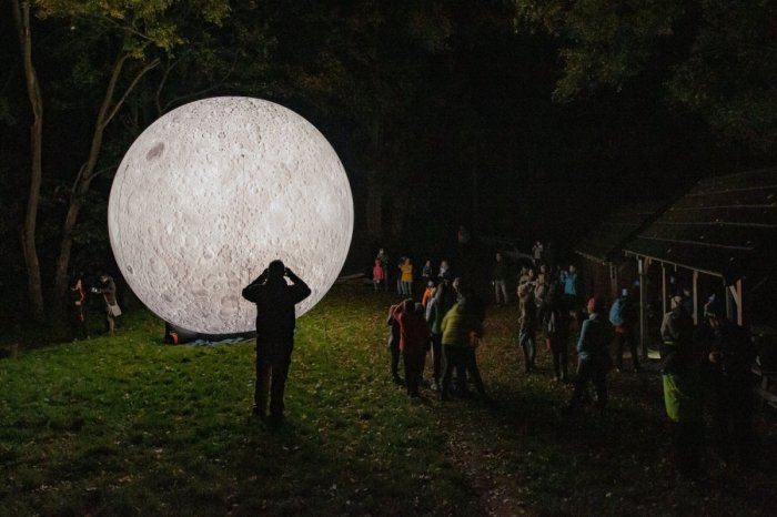 Ilustračný obrázok k článku ATRAKCIA pod HVIEZDAMI je späť: Zažite VÝNIMOČNÚ jazdu s pozorovaním NOČNEJ oblohy